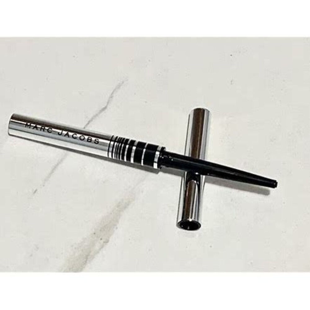 Marc Jacobs Fineliner Blacquer Ultra Skinny Gel Eye Crayon Travel Size NWOB